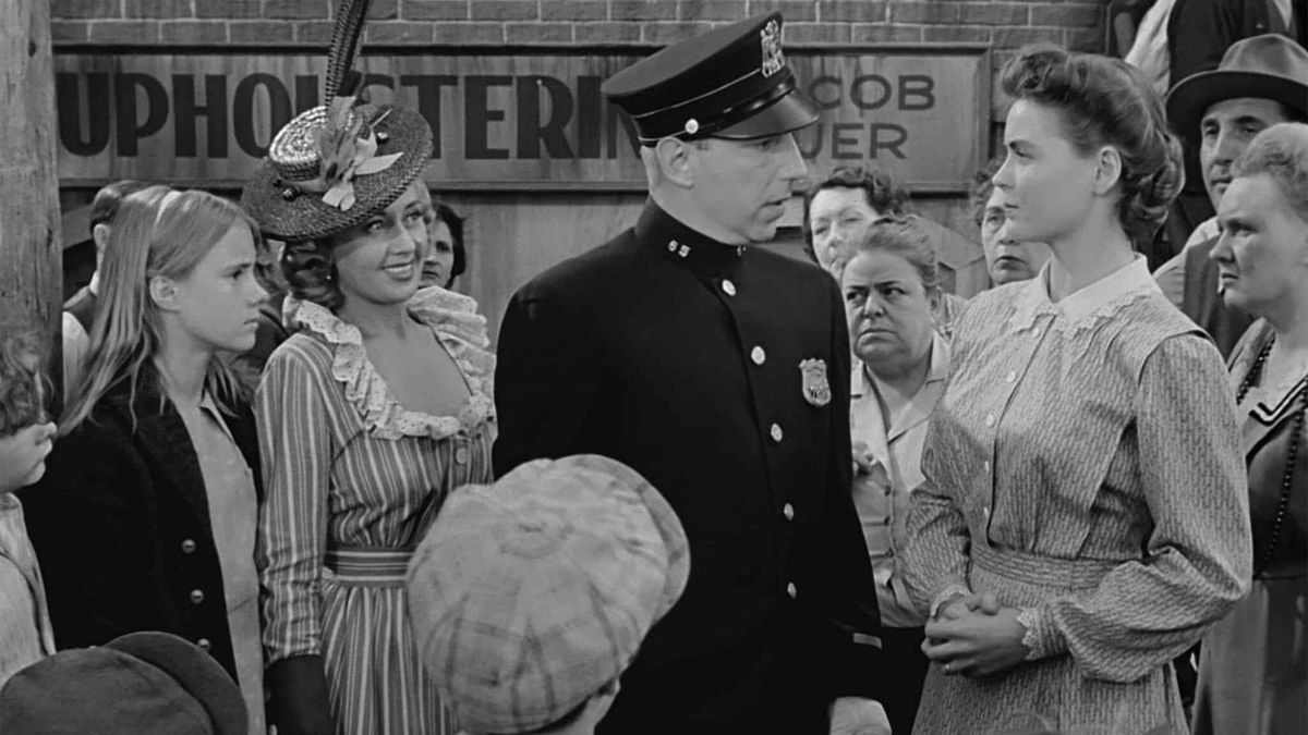 ‎A Tree Grows in Brooklyn (1945) directed by Elia Kazan • Reviews, film